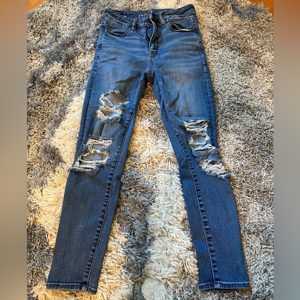 American Eagle Size 8 Short Stretchy Blue Distressed Jeans